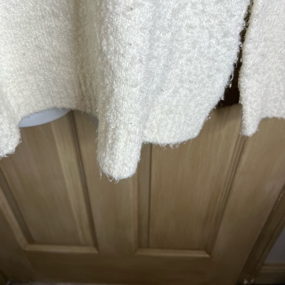 Lands' End White Fuzzy Sweater Size M - Picture 5 of 6